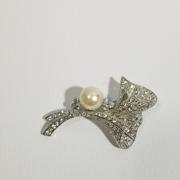 Bouquet brooch faux pearl rhinestone 2 1/4"X1 3/4" 1.1998 - Picture 6 of 9